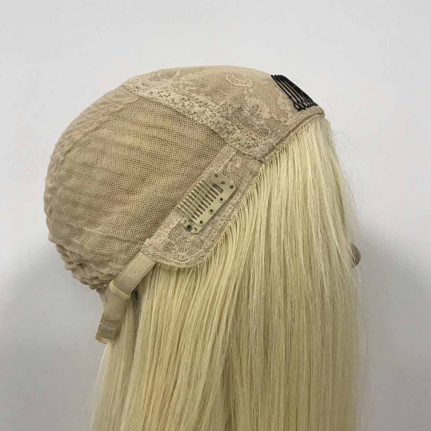 HIGHT QUALITY LIGHT HAIR NATURAL LOOKING SILK TOP WIG